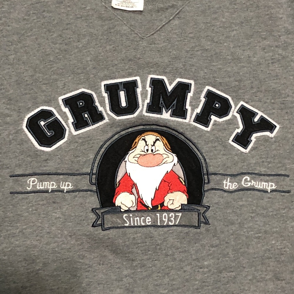Walt Disney World Sweatshirt Mens XL Grumpy‎ Pump Up The Grump Gray Crewneck VTG